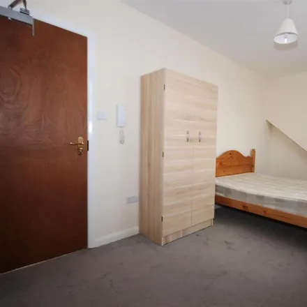 Rent this studio room on Gladstone Park Primary School in Sherrick Green Road, Dudden Hill