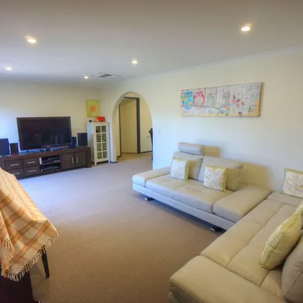 Image 9 - 30 Galahad Crescent, Glen Waverley VIC 3150, Australia - Apartment for rent