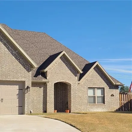 Buy this 3 bed house on 23088 Lawlis Road in Siloam Springs, AR 72761