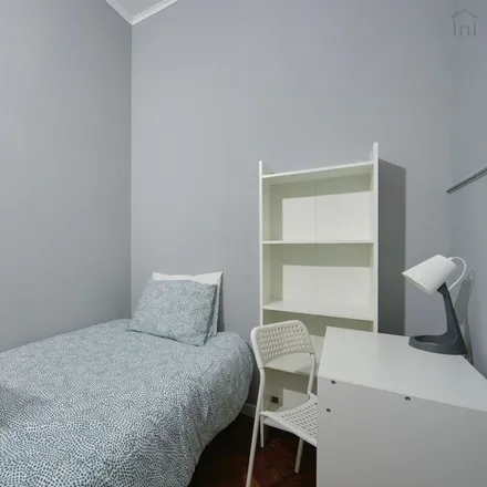 Rent this 14 bed room on Avenida Elias Garcia