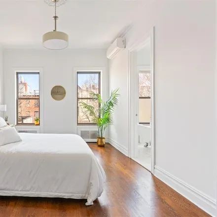 Image 4 - 423 7TH STREET in Park Slope - House for sale