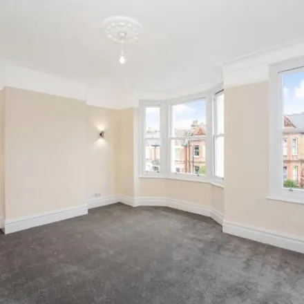 Rent this 3 bed apartment on 40 Beauval Road in London, SE22 8UQ