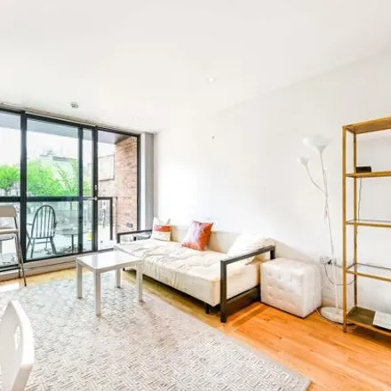 Rent this 1 bed apartment on Metropolitan Police Traffic Warden Centre in King's Cross Road, London
