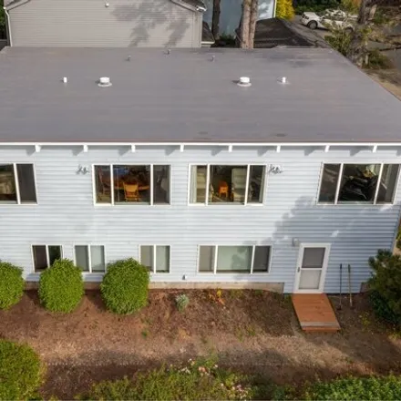 Buy this 5 bed house on Midtown in Coolidge Avenue, Cannon Beach