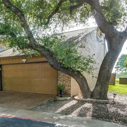 Image 2 - Pin Oak Court, Farmers Branch, TX 75006, USA - House for sale