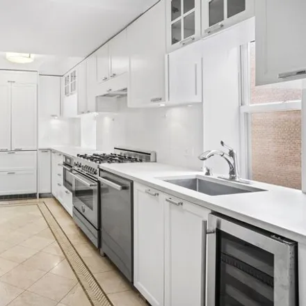Rent this 2 bed condo on 167 East 82nd Street in New York, NY 10028