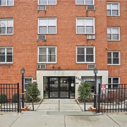 Buy this studio apartment on North 5th Avenue in City of Mount Vernon, NY 10550