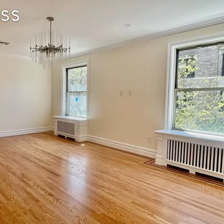 Rent this 4 bed house on 77 West 85th Street in New York, NY 10024