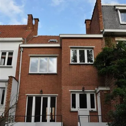 Rent this 4 bed apartment on Avenue des Frères Legrain - Gebroeders Legrainlaan 21 in 1150 Woluwe-Saint-Pierre - Sint-Pieters-Woluwe, Belgium