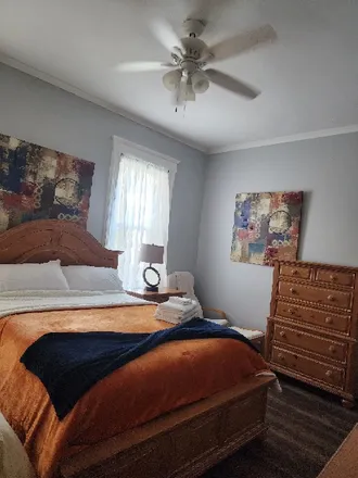 Rent this 1 bed room on 50 Washington Terrace in Elm Park Village, East Orange