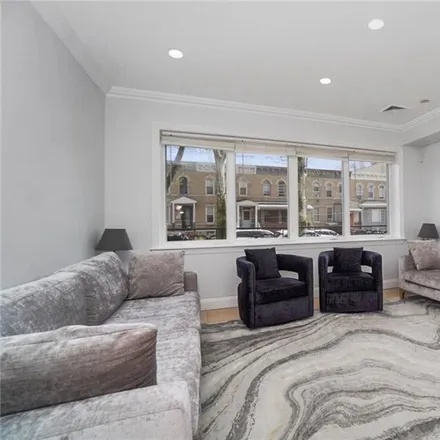 Image 4 - 1740 East 2nd Street, New York, NY 11223, USA - Townhouse for sale