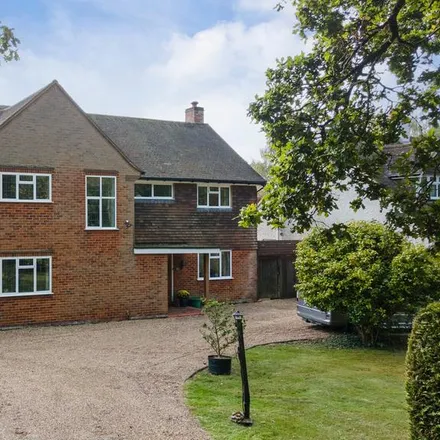Rent this 5 bed house on The Paddock in Chalfont St Peter, SL9 0JJ