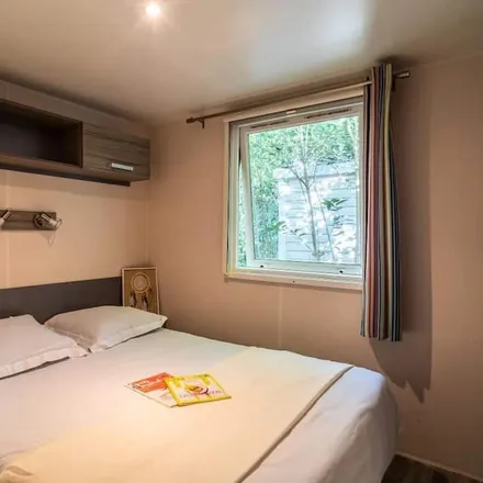 Rent this 2 bed house on Orpi in Avenue de la Corniche d'Azur, 83370 Fréjus