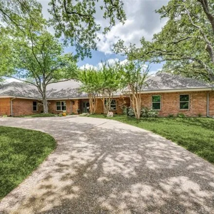 Image 2 - 6599 Country Oaks Drive, Flower Mound, TX 75022, USA - House for sale