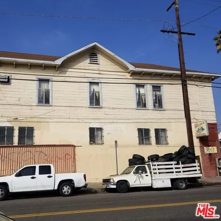 Buy this studio townhouse on 328 East 24th Street in Los Angeles, CA 90011
