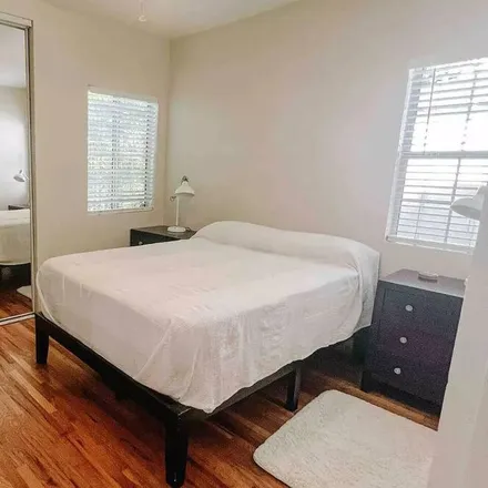 Rent this 3 bed house on Burbank