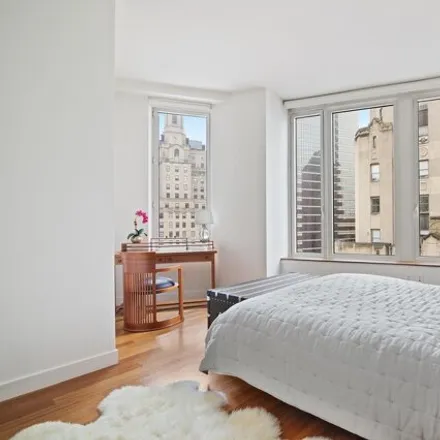 Image 3 - 15 William, 15 William Street, New York, NY 10005, USA - Condo for sale