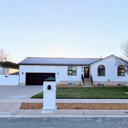 Buy this 6 bed house on 2085 North 1350 West in Clinton, UT 84015