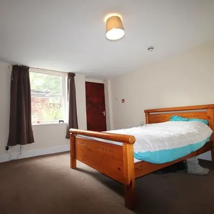 Image 3 - Hyde Park Road, Leeds, LS6 1EY, United Kingdom - Apartment for rent