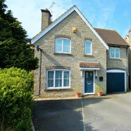 Buy this 4 bed house on 6 Yeo Close in Cheddar, BS27 3XJ