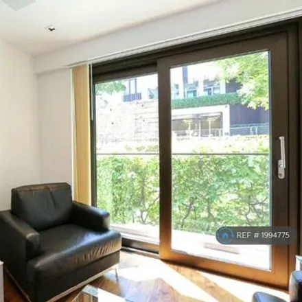 Image 5 - Roman House, Fore Street, Barbican, London, EC2Y 5DB, United Kingdom - Apartment for rent