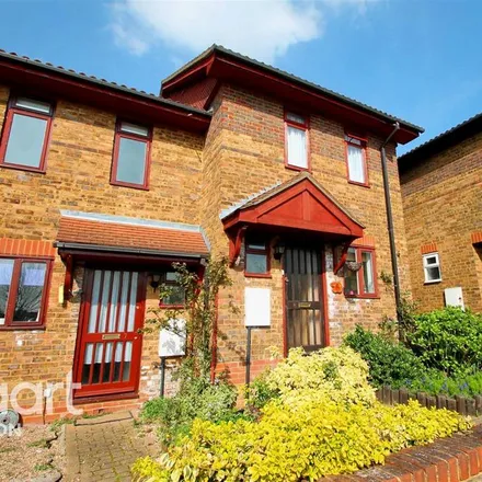 Rent this 2 bed house on 5 Alvia Gardens in London, SM1 4RU