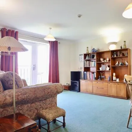 Image 2 - Rutland Crescent, Trowbridge, BA14 0NU, United Kingdom - Apartment for sale