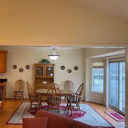 Image 9 - 2601 Ridgecrest Drive, Shelby Charter Township, MI 48316, USA - Condo for sale