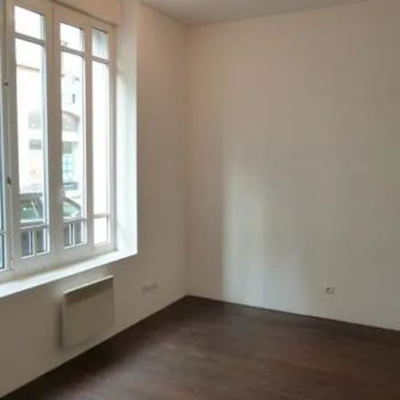 Image 3 - 2 b Place Giraud, 54400 Longwy, France - Apartment for rent