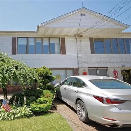 Buy this 5 bed house on 2228 Bergen Ave in Brooklyn, New York