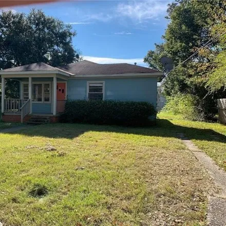 Rent this 3 bed house on 37 Edinborough Avenue in Chickasaw, Mobile County