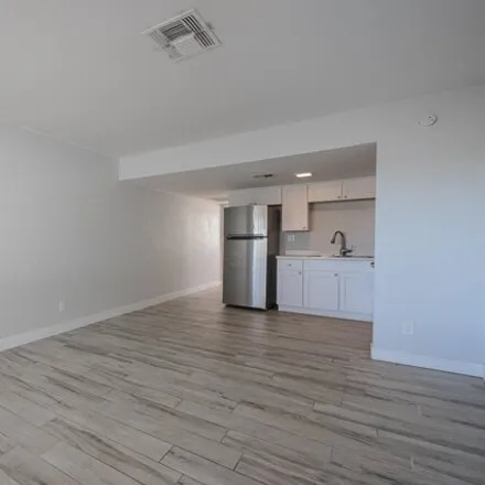 Image 6 - 990 East Roma Avenue, Phoenix, AZ 85014, USA - Apartment for rent