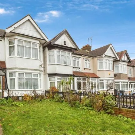 Buy this 3 bed townhouse on Perth Road in London, IG2 6EA