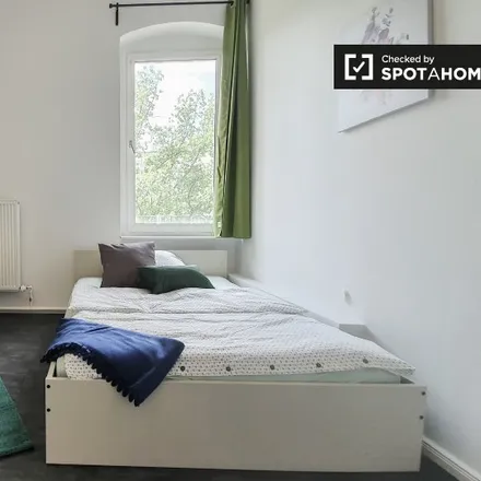 Rent this 4 bed room on Babelsberger Straße 45 in 10715 Berlin, Germany