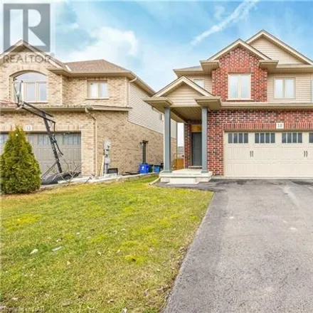 Buy this 3 bed house on Bergenstein Crescent in Fonthill, ON L0S 1E0