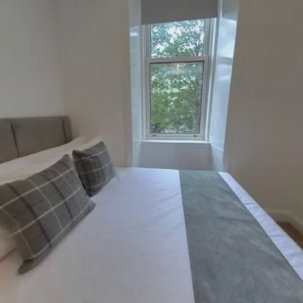 Rent this 3 bed apartment on 74 Brunswick Street in City of Edinburgh, EH7 5HR