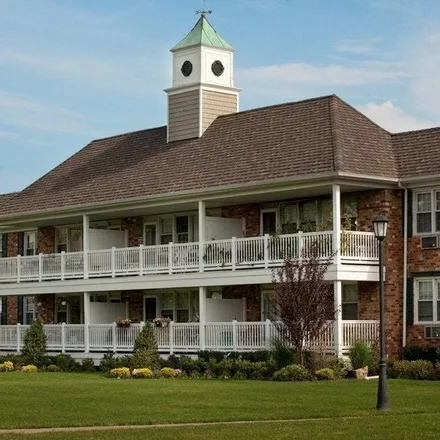 Image 1 - Lynbrook South Middle School, Lakeview Drive, Hewlett, NY 11557, USA - Apartment for rent