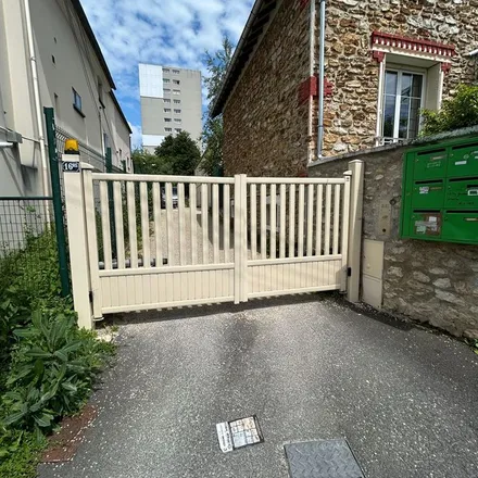 Image 2 - 33 Rue du Général de Gaulle, 77000 Melun, France - Apartment for rent