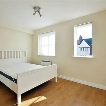 Image 6 - Kingweston Close, London, NW2 1UR, United Kingdom - Apartment for rent