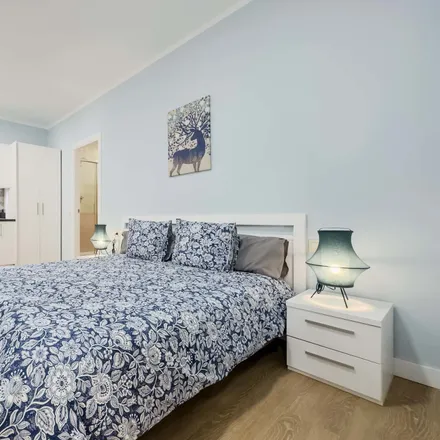 Rent this 8 bed room on Carrer Nou de la Rambla in 1, 08001 Barcelona