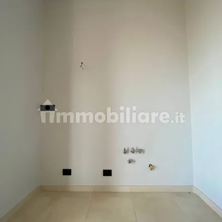 Image 2 - Piazzale Adalgisio Onesti, 84131 Salerno SA, Italy - Apartment for rent