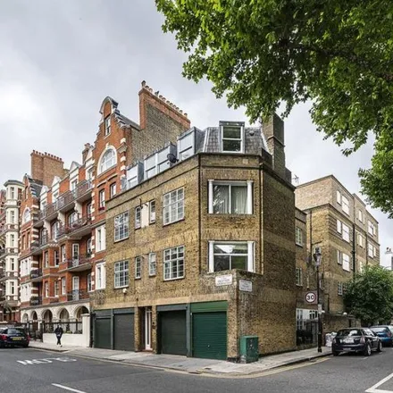 Rent this 1 bed apartment on Lee House in 88 Drayton Gardens, London