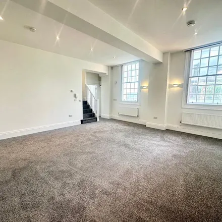 Rent this 3 bed apartment on Mount Street in Nottingham, NG1 6HQ