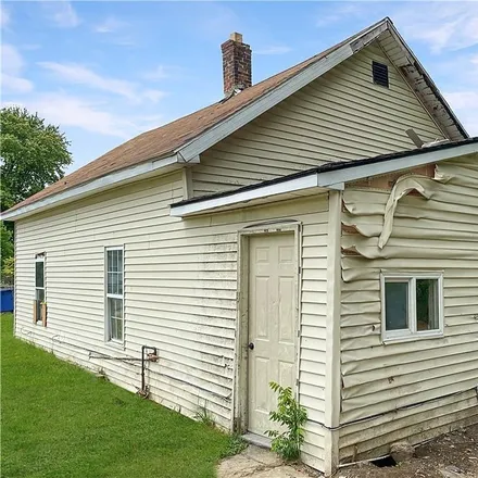 Buy this 2 bed house on 1915 South Meridian Street in Marion, IN 46953