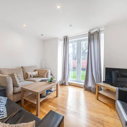 Rent this 3 bed apartment on Belthorn Crescent in Weir Road, London
