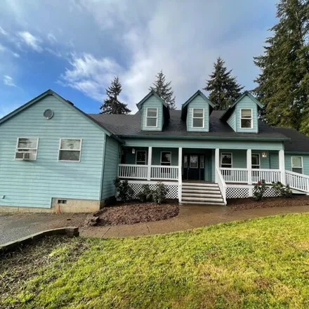 Buy this 5 bed house on 885 Sw Hill Dr in Willamina, Oregon