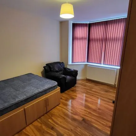 Rent this 6 bed duplex on Lees Hall Crescent in Manchester, M14 6YA