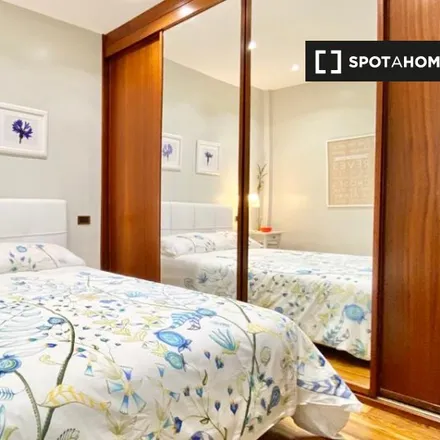 Rent this 5 bed room on Oriental Bilbao in Calle Barraincua / Barrainkua kalea, 48009 Bilbao