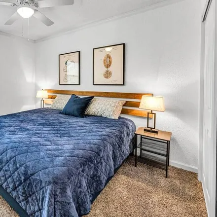 Rent this 2 bed apartment on Bryan