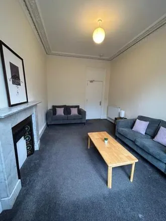 Rent this 5 bed apartment on 58 Polwarth Gardens in City of Edinburgh, EH11 1LQ